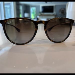 Ray Ban Erika Sunglasses w Polarized Lens